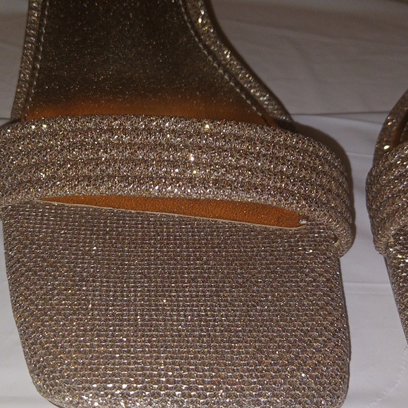 Steve Madden gold Sparkle strappy block heel - Picture 3 of 6